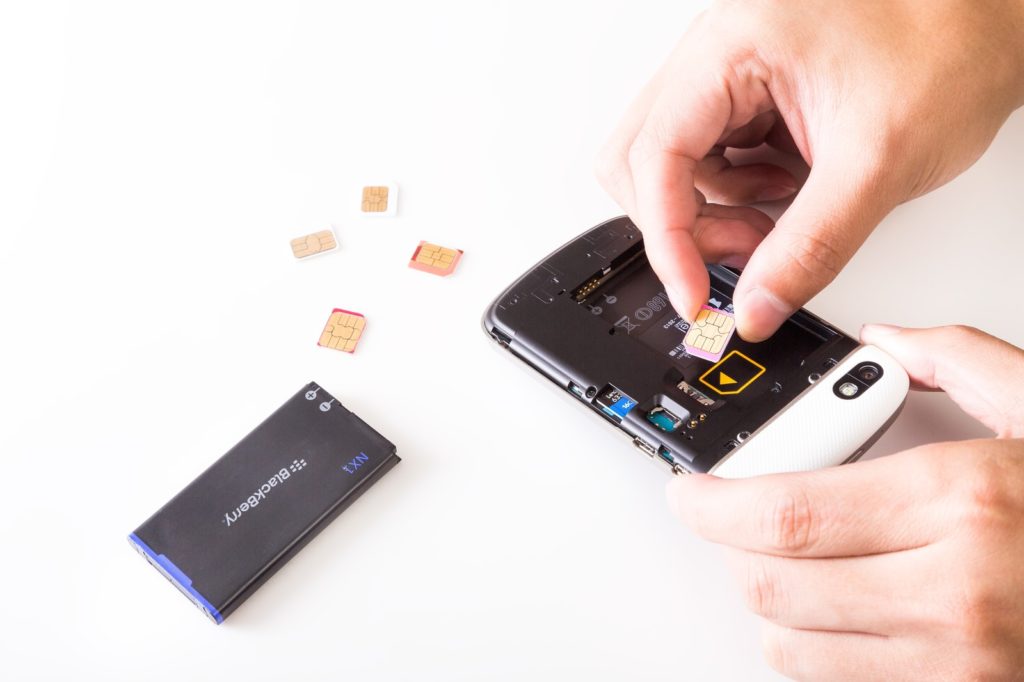 モバイルWiFiの電池交換方法は簡単